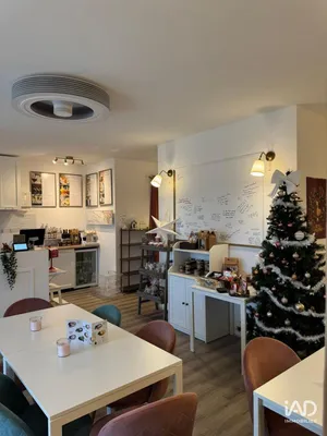 Tea room in CHEVAL-BLANC (84460)