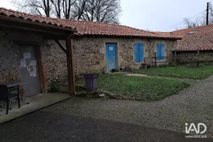 Murs commerciaux à ESSARTS EN BOCAGE (85140)