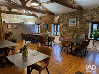 Commercial walls in ESSARTS EN BOCAGE (85140)