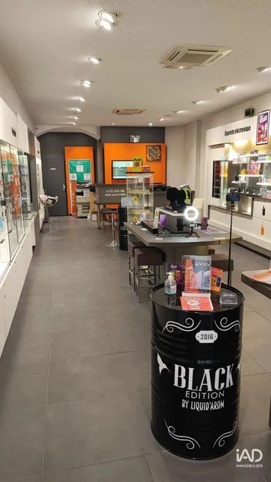 Boutique/Local commercial à BAGNOLS-SUR-CÈZE (30200)