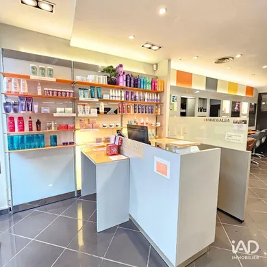 Boutique/Local commercial à CHANTILLY (60500)