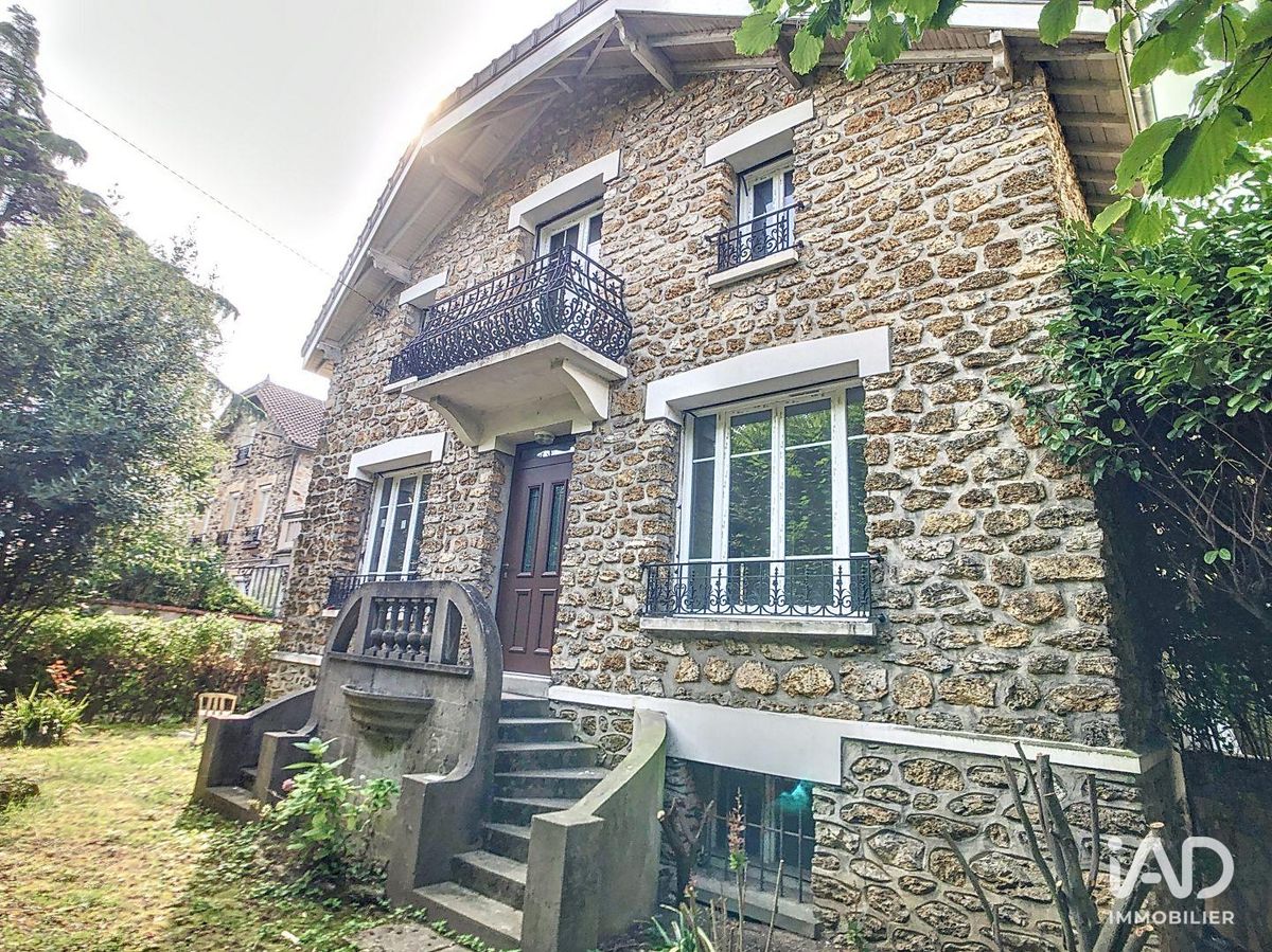 Maison 6 pièces de 135 m² à VILLENEUVE-LE-ROI (94290)