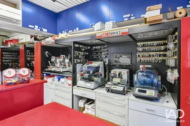 Commercial in PARIS (75013)