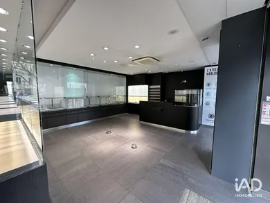 Commercial walls in CAHORS (46000)