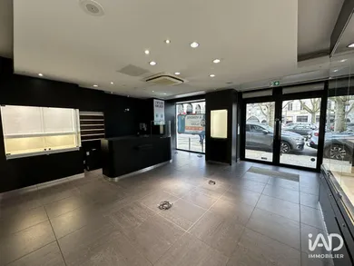 Commercial walls in CAHORS (46000)
