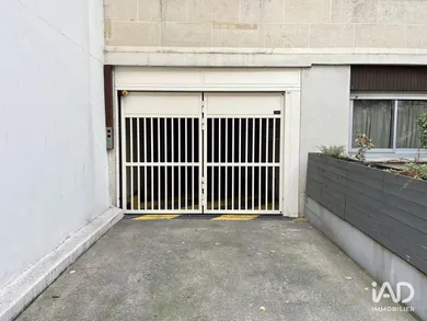 Parking in PARIS (75015)