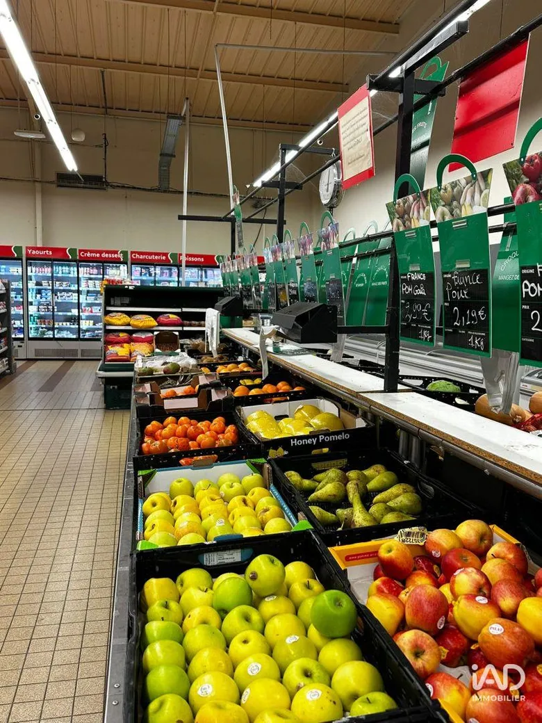 Local commercial 600 m² · à Montluçon · 600 m² · 110 000 €