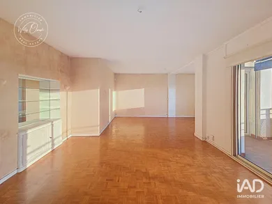 Commercial in TOULON (83000)