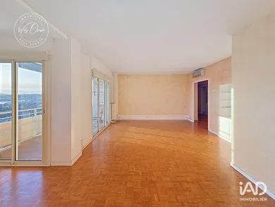 Commercial in TOULON (83000)