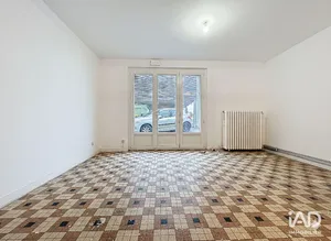 Commercial in CRÉON (33670)