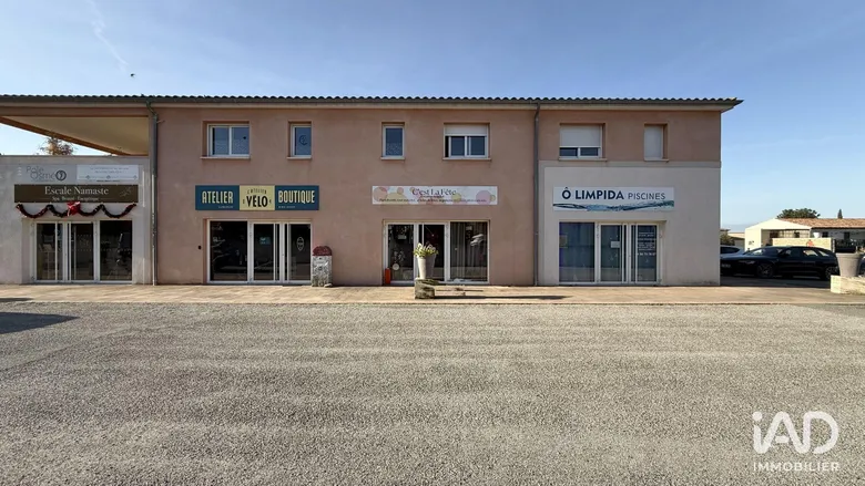 Local commercial 100 m² · à Robion · 100 m² · 1 250 €/mois
