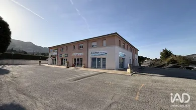 Local d’activité à ROBION (84440)