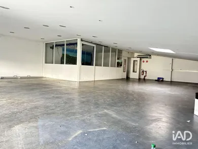 Business asset in SARTROUVILLE (78500)