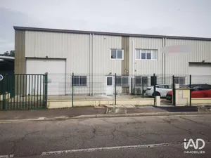 Boutique/Local commercial à ÉPÔNE (78680)