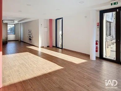 Commercial in LE BEAUSSET (83330)