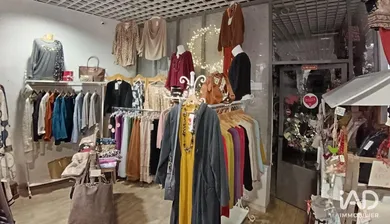 Boutique/Local commercial à VEDÈNE (84270)