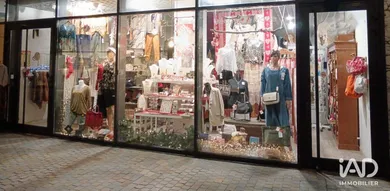 Boutique/Local commercial à VEDÈNE (84270)