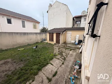 Immeuble à ÉPINAY-SUR-SEINE (93800)