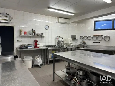 Commercial in NESMY (85310)