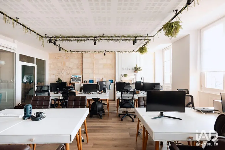 Local commercial 100 m² · à Bordeaux · 100 m² · 2 880 €/mois