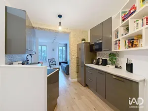 Apartment in PARIS (75020)