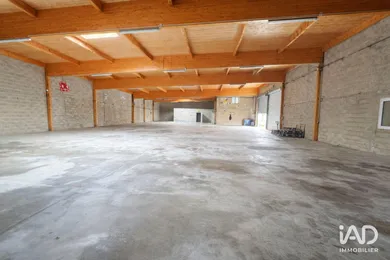 Commercial walls in VILLENEUVE-SOUS-DAMMARTIN (77230)