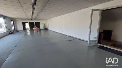 Commercial walls in LAMOTHE-MONTRAVEL (24230)