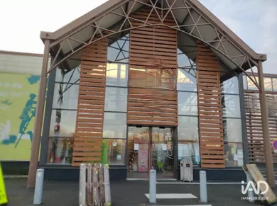 Commercial walls in CAPPELLE-LA-GRANDE (59180)