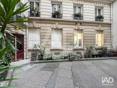 Office in PARIS (75017)