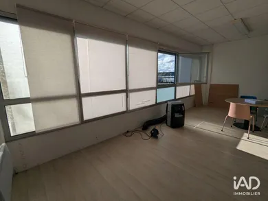 Office in BRUGES (33520)