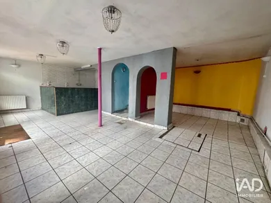 Murs commerciaux  à FONTAINEBLEAU (77300)
