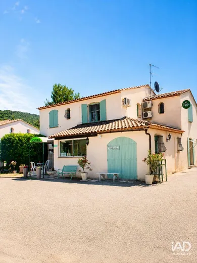 Hotel restaurant in TOURRETTES (83440)