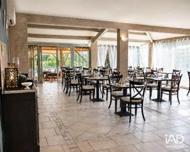 Hotel restaurant in TOURRETTES (83440)