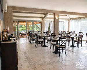 Hôtel-restaurant à TOURRETTES (83440)