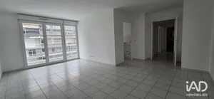 Apartment in BORDEAUX (33800)