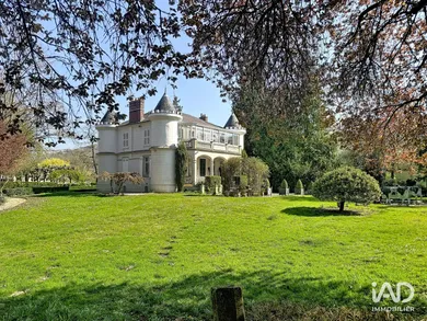 Castle in THOIRY (78770)