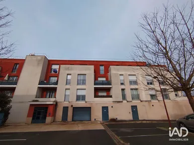 Appartement à VERT-SAINT-DENIS (77240)