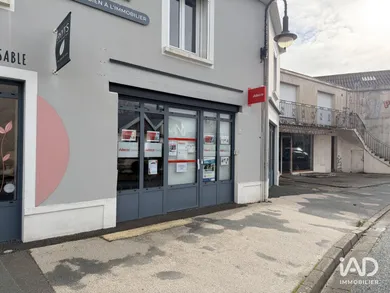 Commercial in ESSARTS EN BOCAGE (85140)