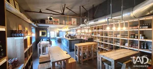 Commercial walls in PERNES-LES-FONTAINES (84210)