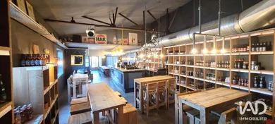 Commercial walls in PERNES-LES-FONTAINES (84210)