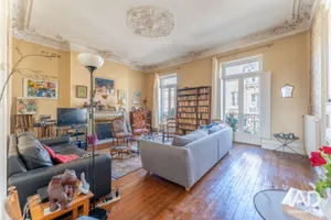 Appartement à BORDEAUX (33000)