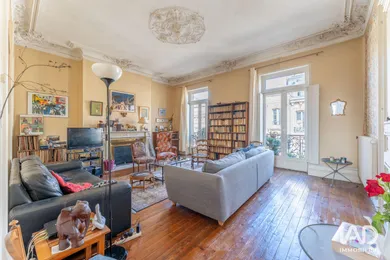 Appartement à BORDEAUX (33000)