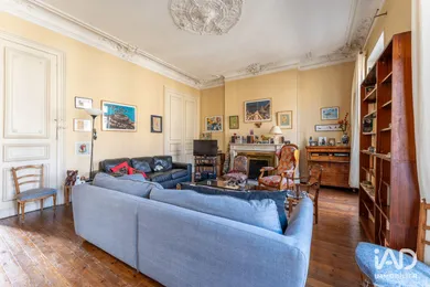 Apartment in BORDEAUX (33000)