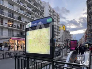 Commercial in PARIS (75015)