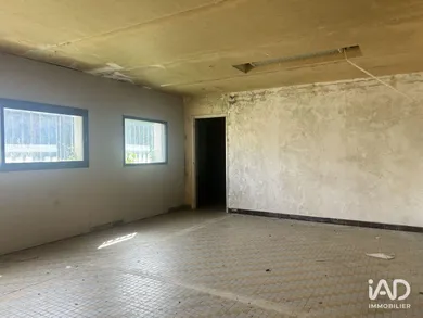 Boutique/Local commercial à SAINT-MÉDARD-DE-GUIZIÈRES (33230)