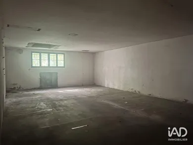 Boutique/Local commercial à SAINT-MÉDARD-DE-GUIZIÈRES (33230)