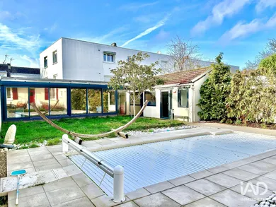 House in SENS (89100)