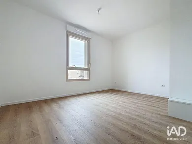 Apartment in SAINT-CHÉRON (91530)
