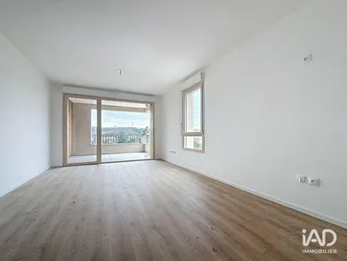 Apartment in SAINT-CHÉRON (91530)