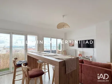 Apartment in TOULON (83000)